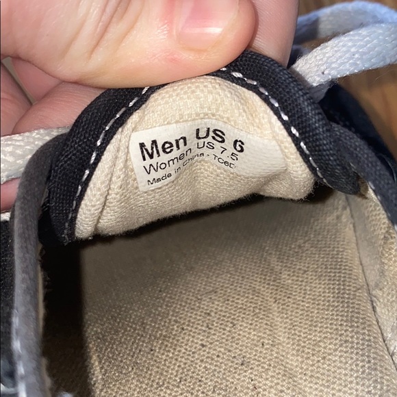 Vans - Picture 5 of 5